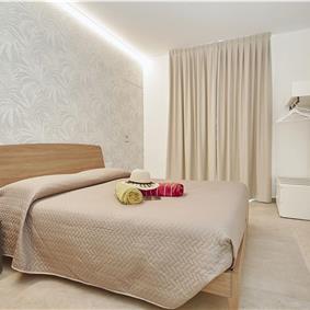 3 bedroom villa with infinity pool, jacuzzi & sauna, Castellammare del Golfo, sleeps 6